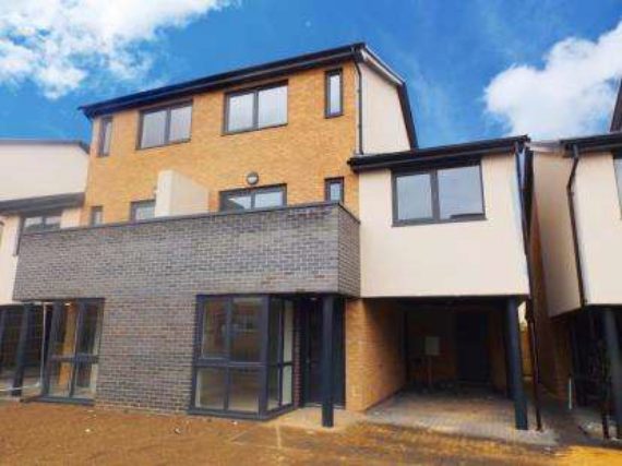 4 Bedroom Semi-Detac...